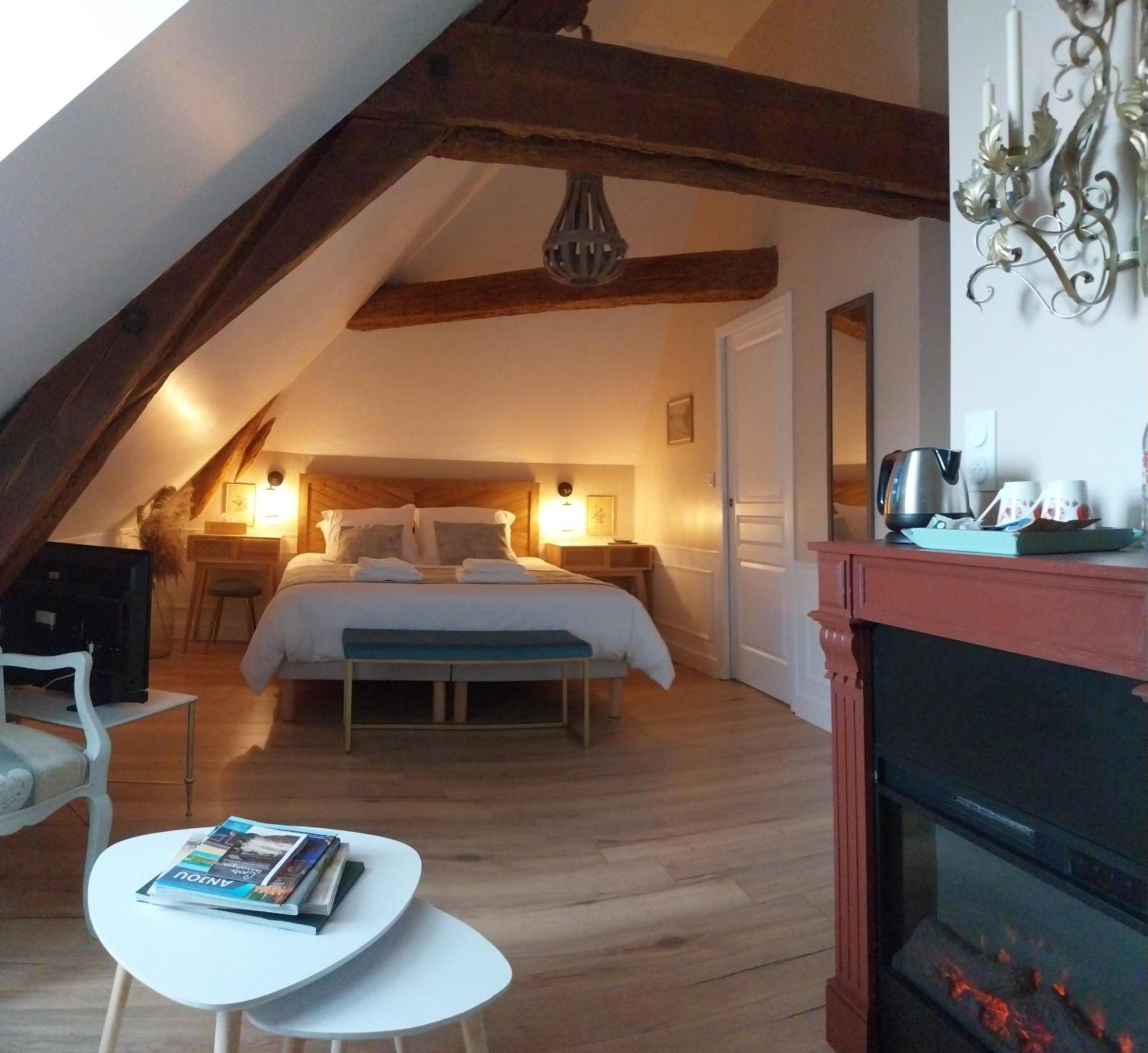 Hotel Le Griffon 1855 Saint-Laurent-Des-Autels Zewnętrze zdjęcie