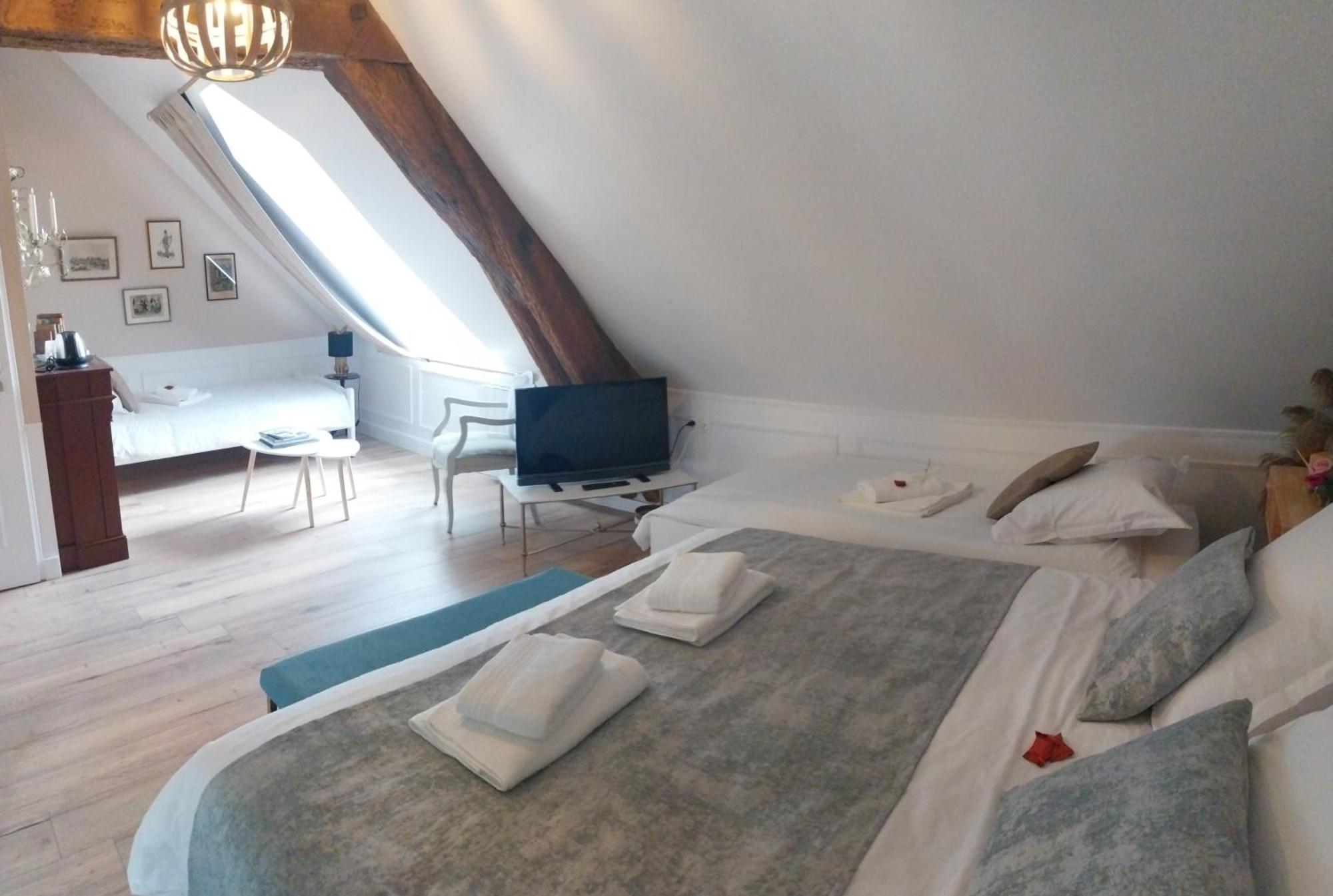 Hotel Le Griffon 1855 Saint-Laurent-Des-Autels Zewnętrze zdjęcie